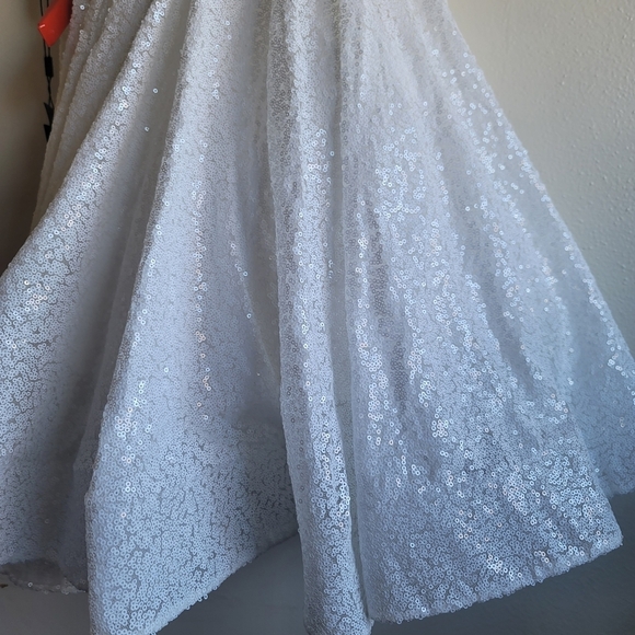 Mac Duggal, Sequined Cut Out Shoulder Skater Dress, Whit Sequins, Size‎ 6, NWT - Picture 8 of 15